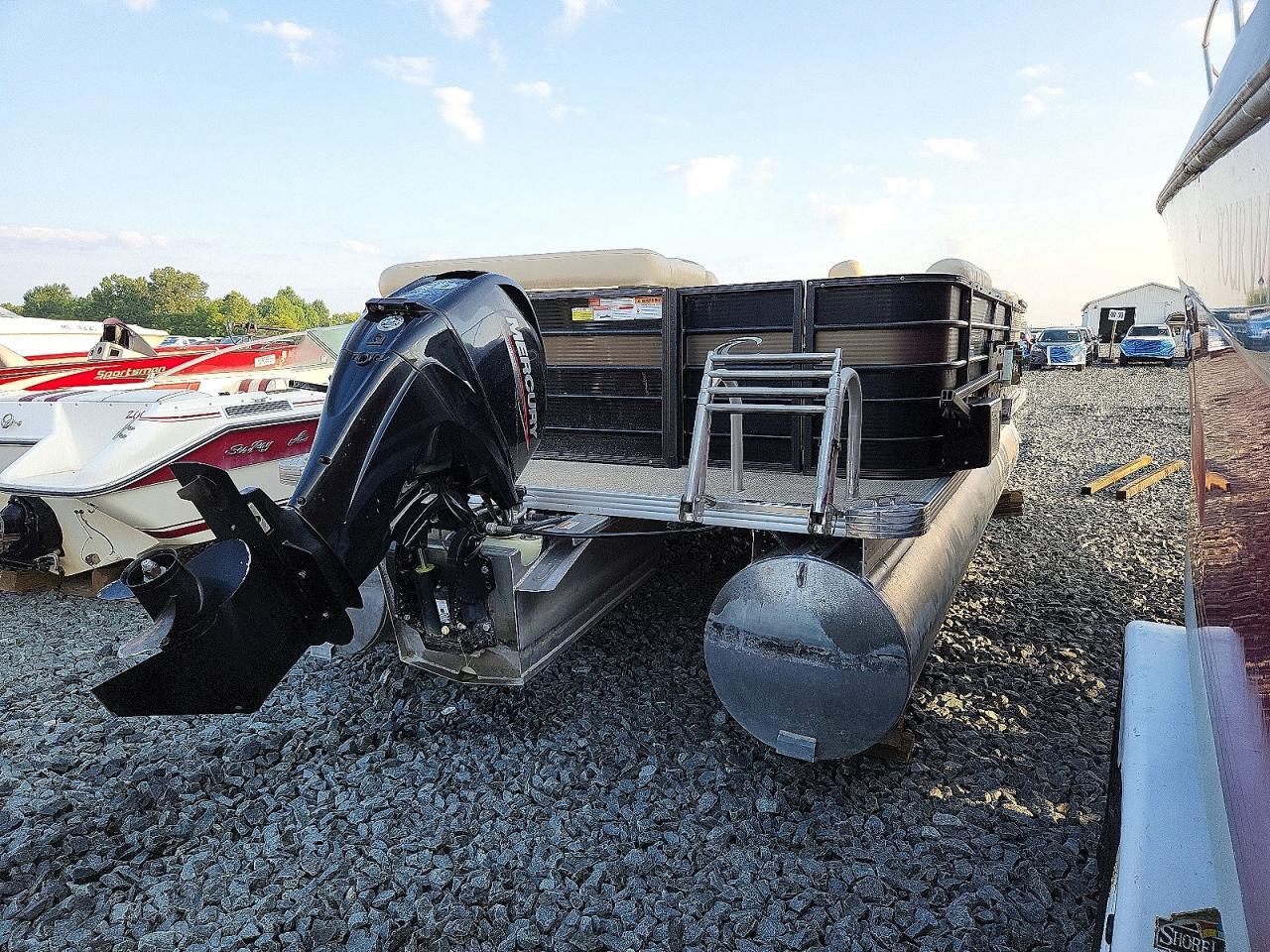 2022 Crestliner Boat