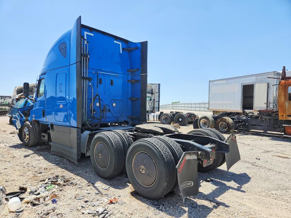 2024 Freightliner Cascadia 126 Semi Truck