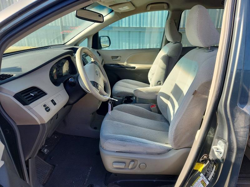 2013 Toyota Sienna le