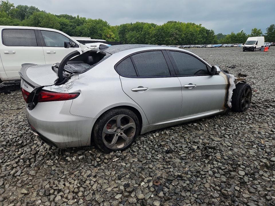 2018 Alfa Romeo Giulia Q4