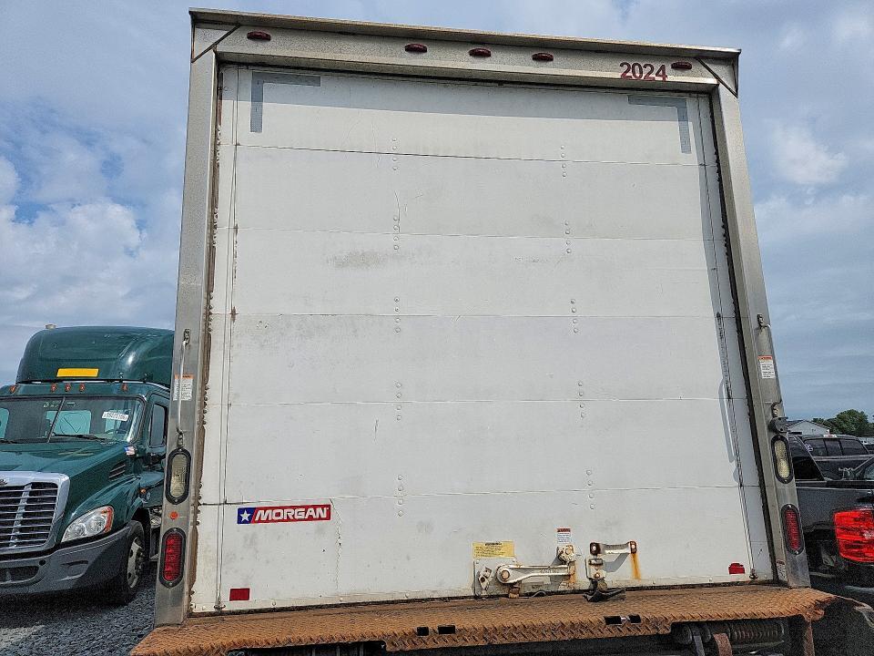2017 Frht - Freightliner 2017 Freightliner Business Class M2 BOX Truck