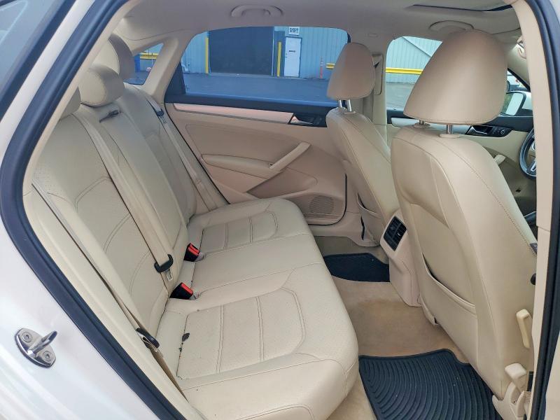 2013 Volkswagen Passat SE