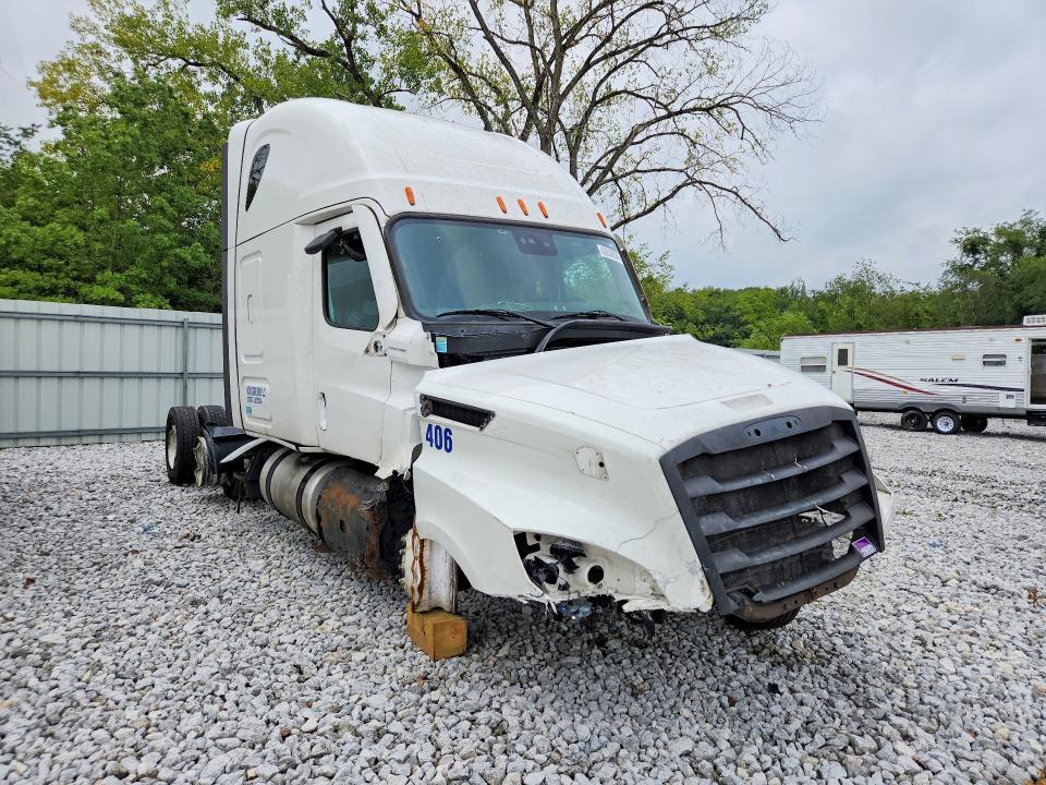 2020 Freightliner Cascadia 126 Semi Truck