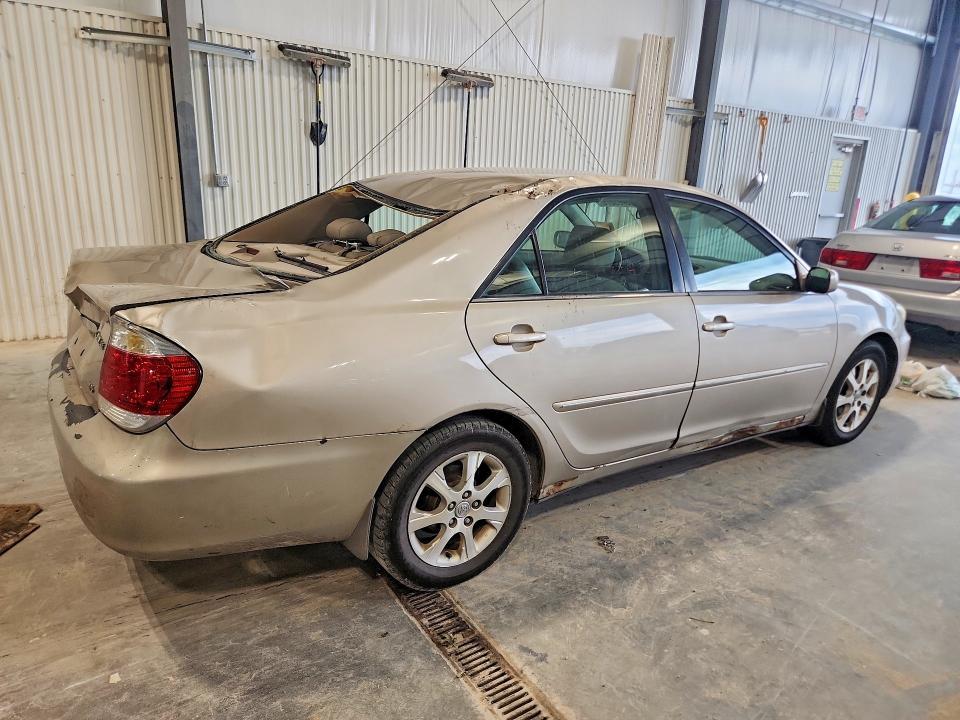 2005 Toyota Camry xle V6