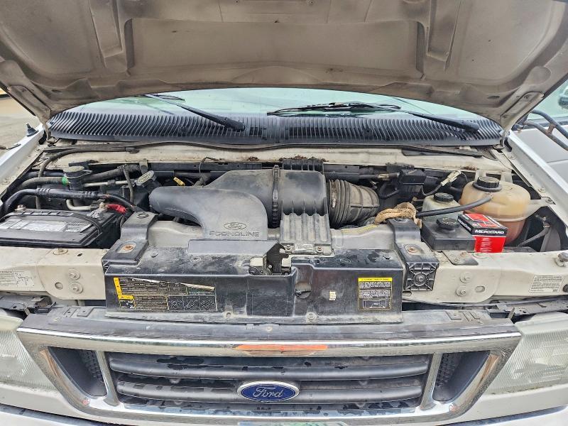 2004 Ford Econoline E450 Super Duty Cutaway Van