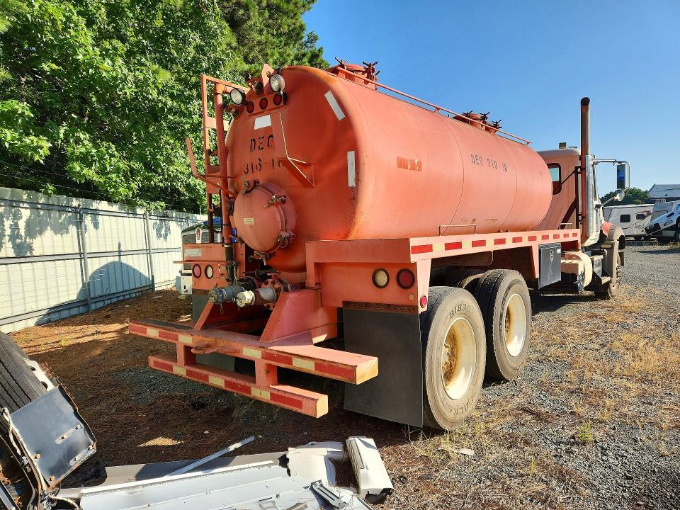 2013 Mack GU813 Tank Truck
