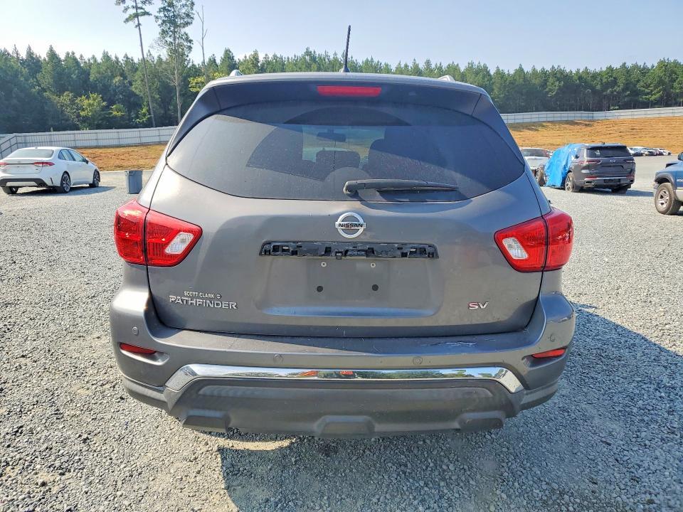 2018 Nissan Pathfinder SV