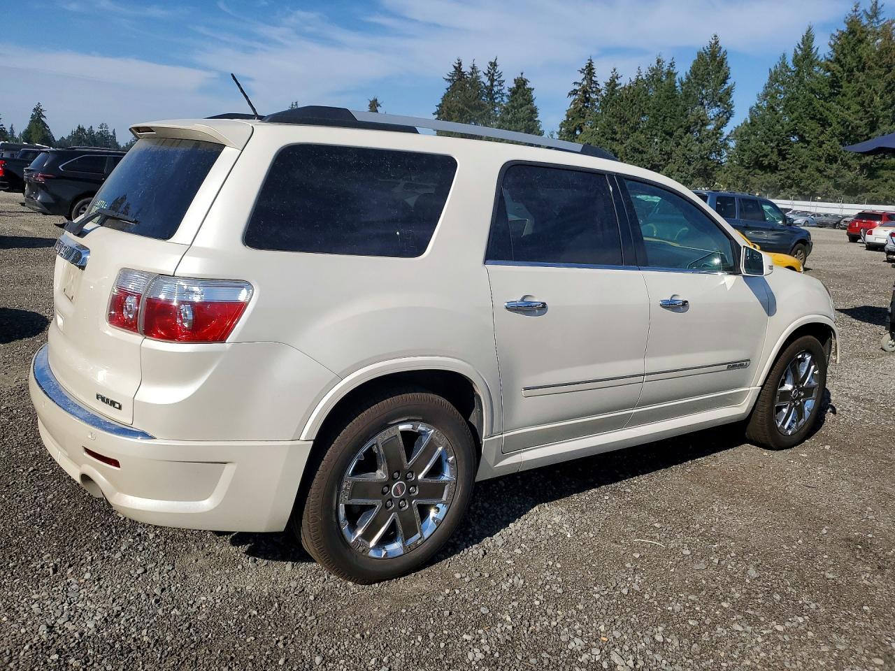 2011 GMC Acadia Denali