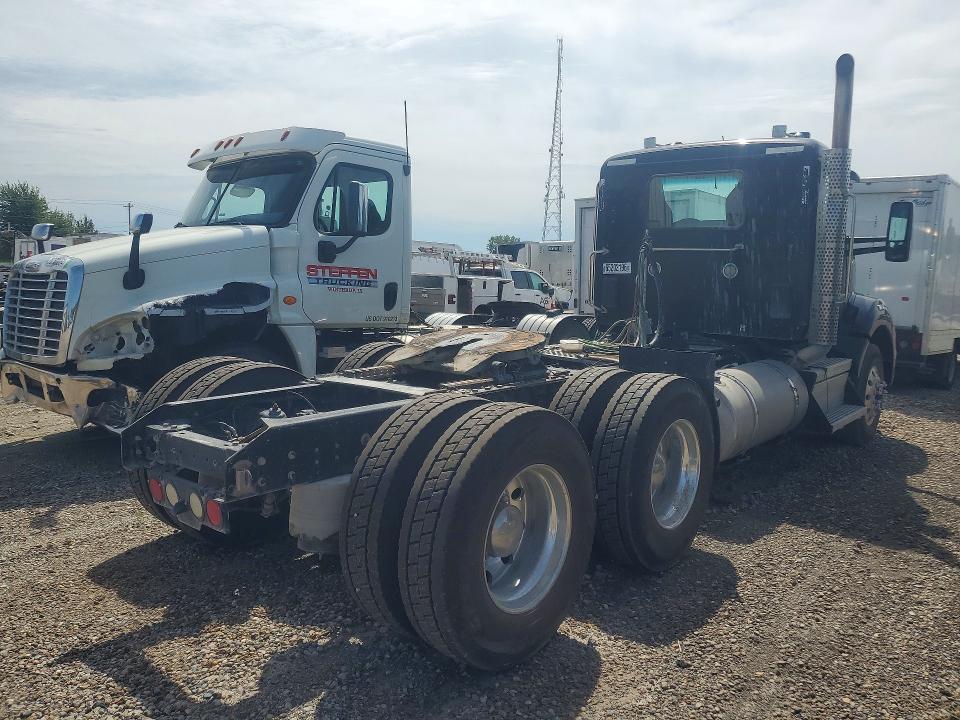 2019 Kenworth T880 Semi Truck