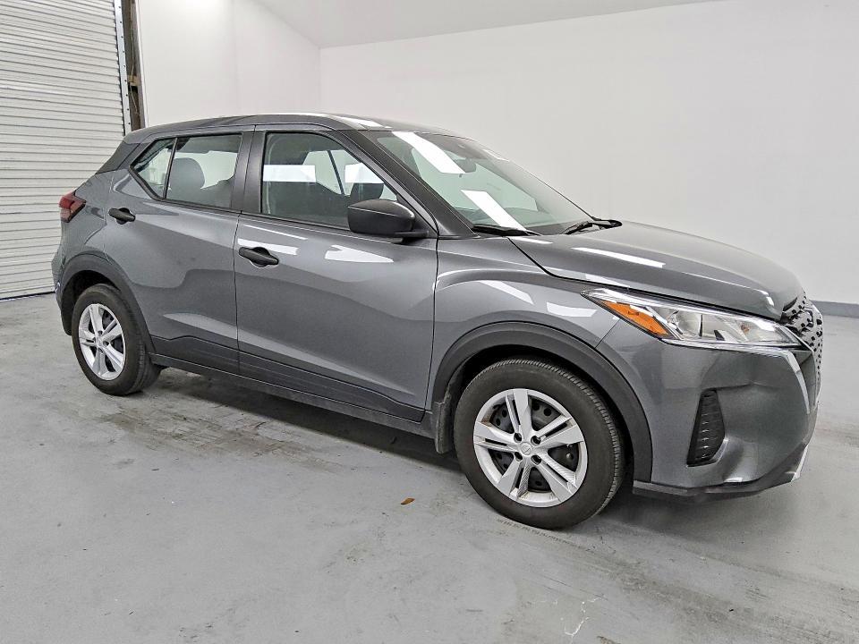 2025 Nissan Kicks Play S