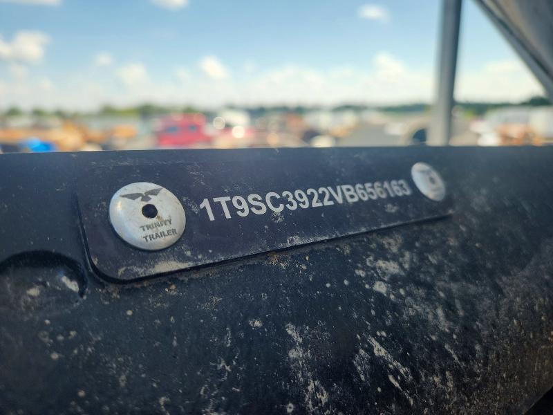 2027 Trinity Trailers 2027 Trinity Feed Delivery Trailer