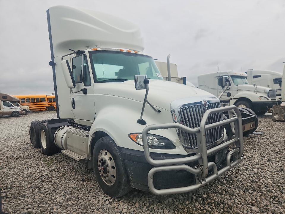 2016 International Prostar Semi Truck