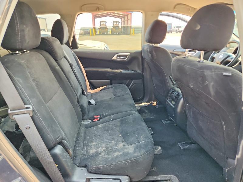 2016 Nissan Pathfinder SV