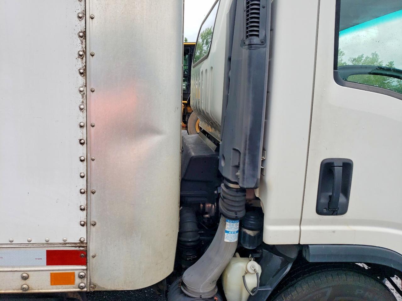 2016 Isuzu NPR HD BOX Truck