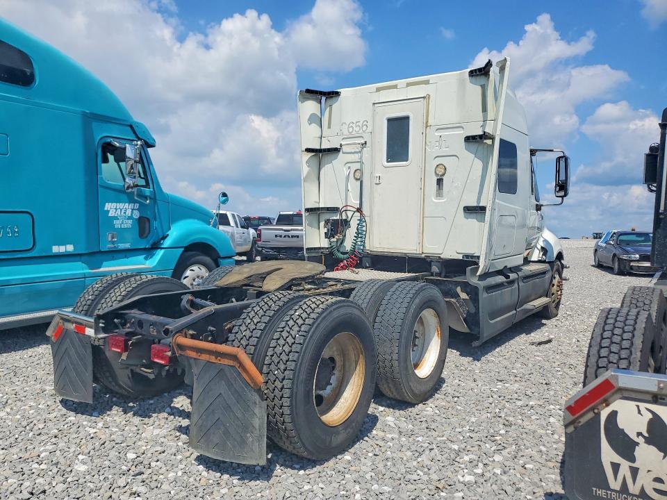 2015 International Lf687 Semi Truck