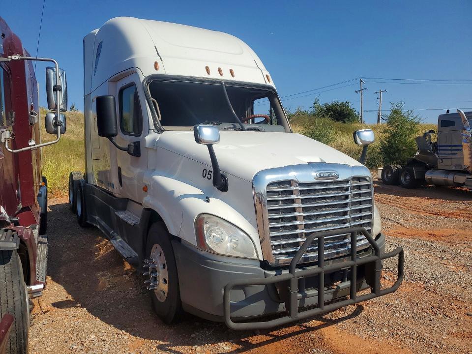 2016 Freightliner Cascadia 125 Semi Truck