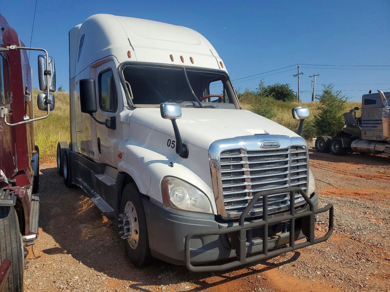 2016 Freightliner Cascadia 125 Semi Truck