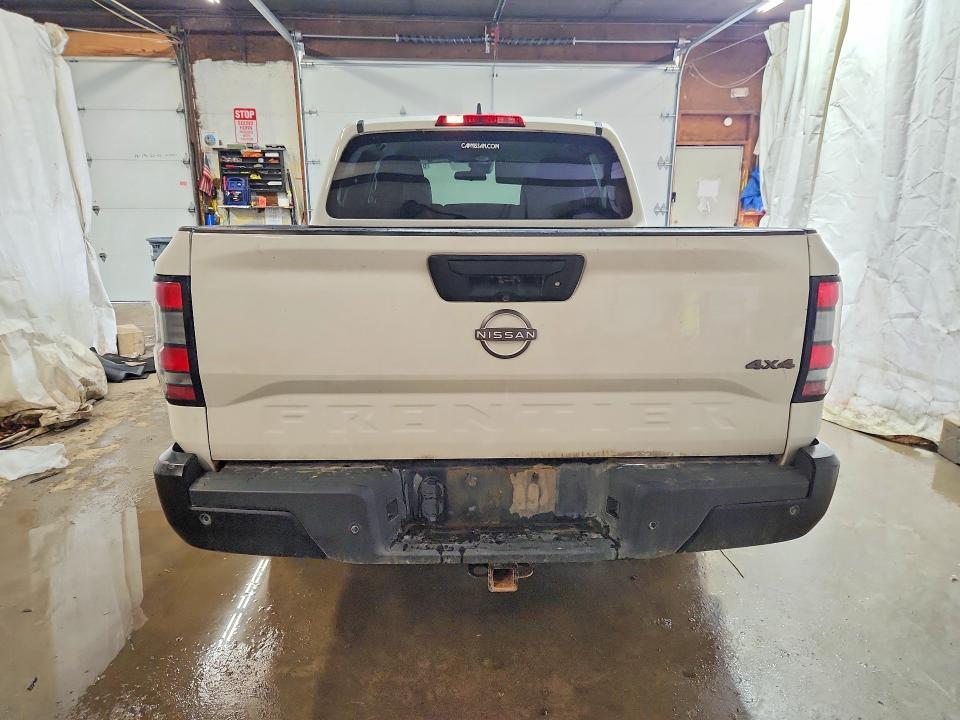 2022 Nissan Frontier S