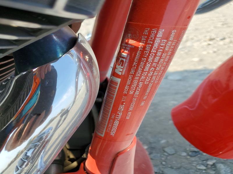 2011 Harley-Davidson FLSTSE2
