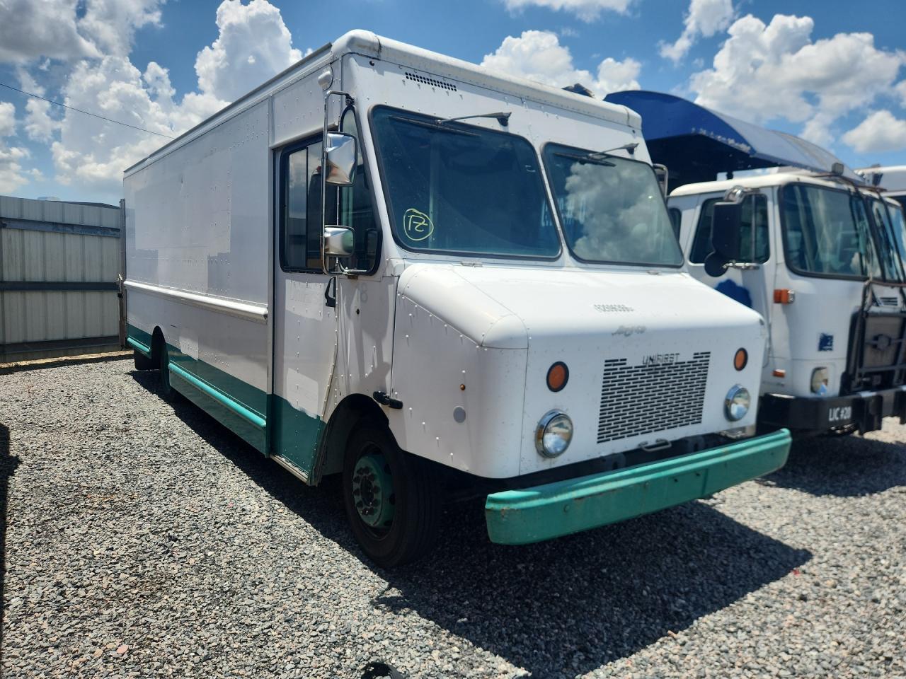 2009 Workhorse Custom Chassis 2009 Workhorse W42 Delivery Truck