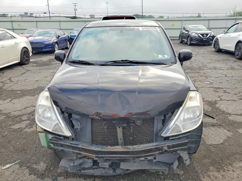 2011 Nissan Versa 1.8 s