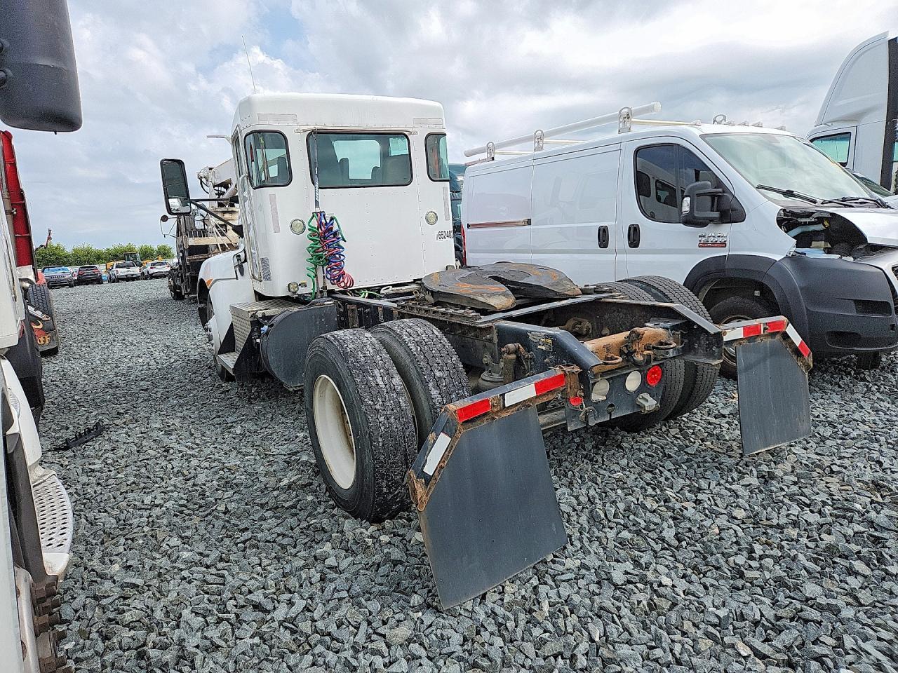 2016 Kenworth Construction T370