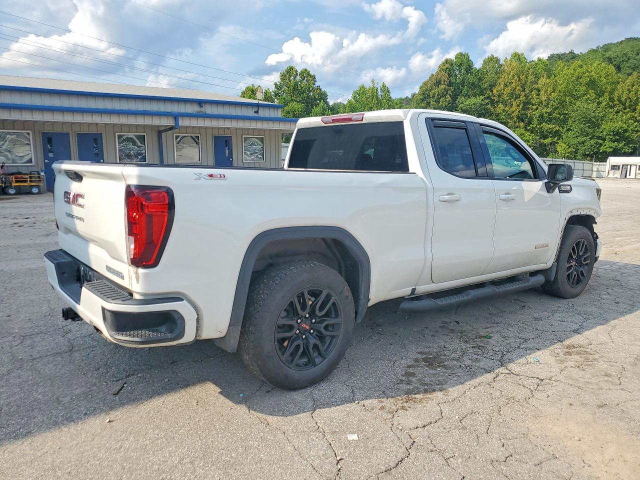 2025 GMC Sierra K1500 Elevation