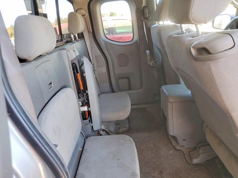 2005 Nissan Frontier XE