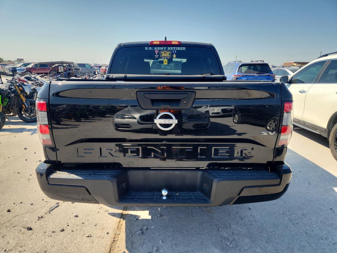 2022 Nissan Frontier SV