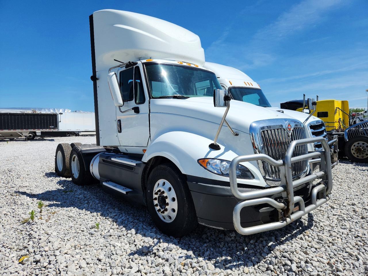 2016 International Prostar-Semi Truck