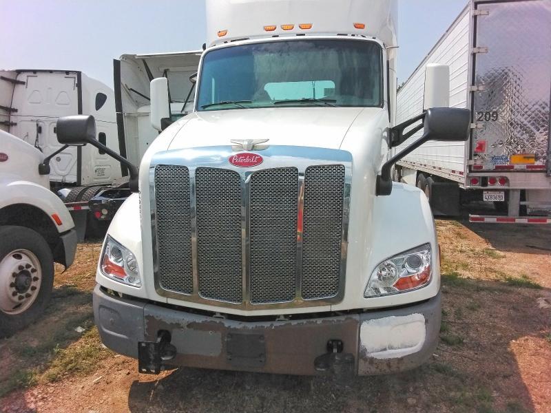 2017 Peterbilt 579 Semi Truck