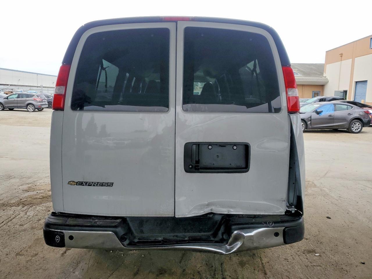 2025 Chevrolet Express G3500 LT