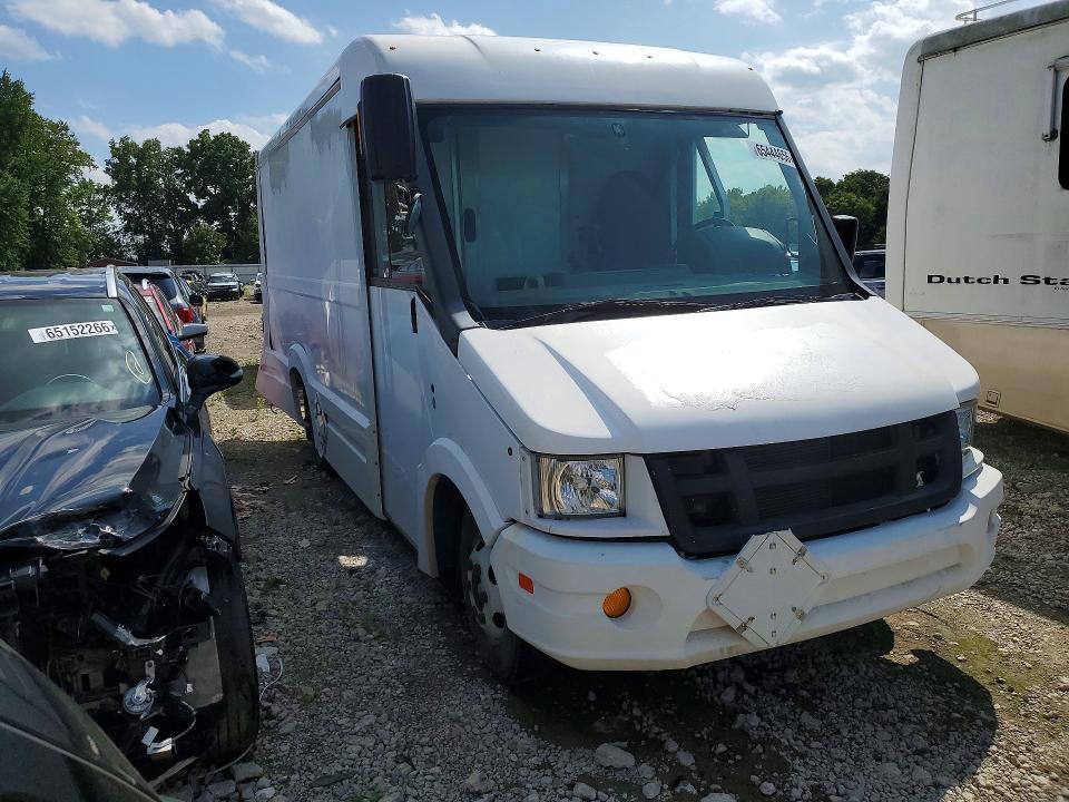 2018 Isuzu NPR Reach-Delivery Van