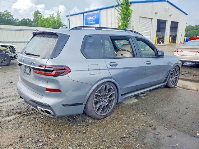 2023 BMW X7 M60i