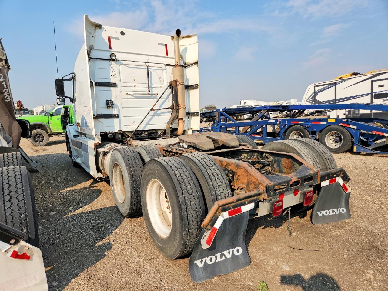 2004 Volvo VN VNL