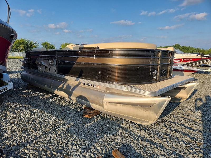 2022 Crestliner Boat