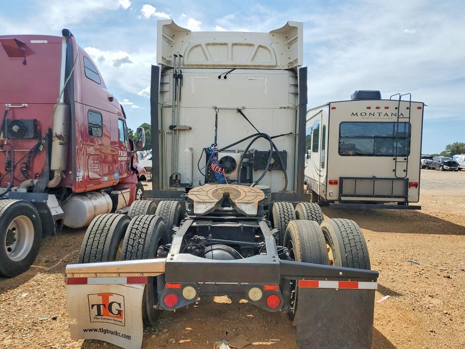 2016 Peterbilt 579 Semi Truck