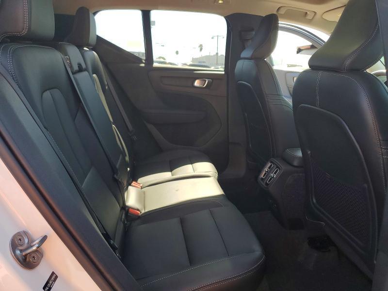 2025 Volvo Xc40 Core
