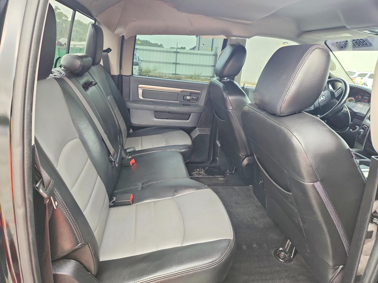 2015 Dodge RAM 1500 SLT