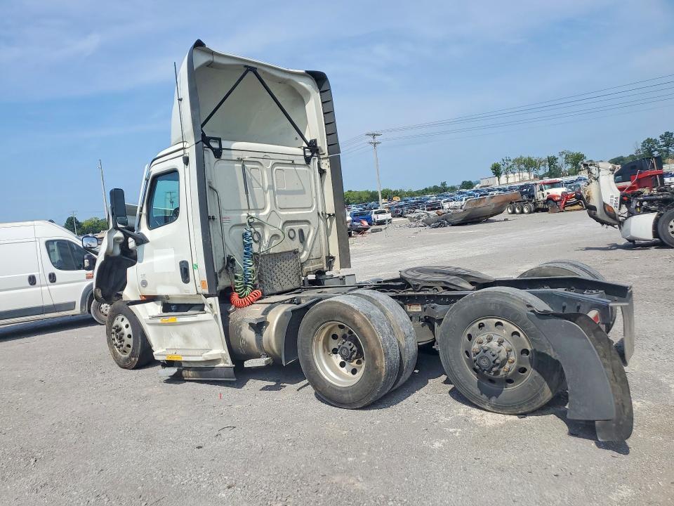 2023 Freightliner Cascadia 126 Semi Truck