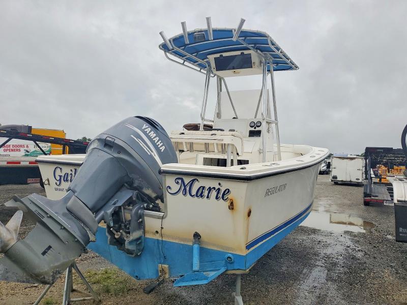 2002 Regulator 21 CC-Boat