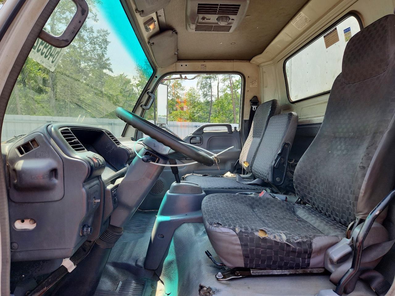 2006 Isuzu NPR BOX Truck