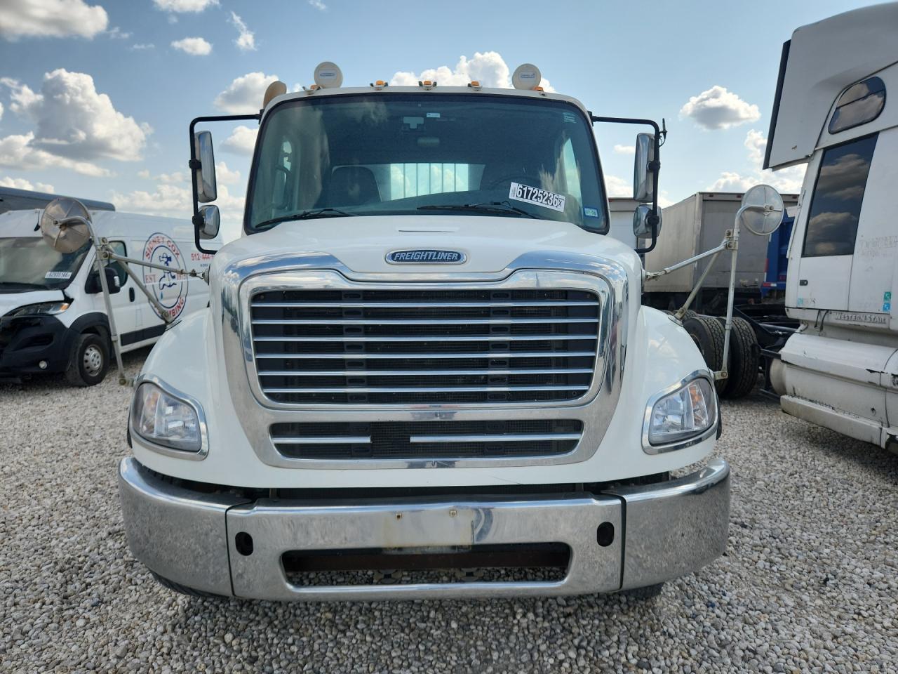 2015 Freightliner Business Class M2 Semi Truck
