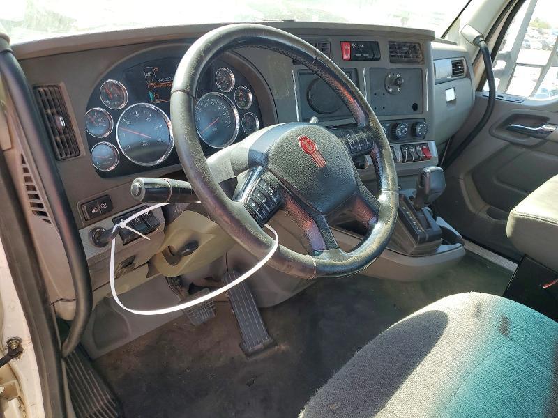 2016 Kenworth T680 Semi Truck