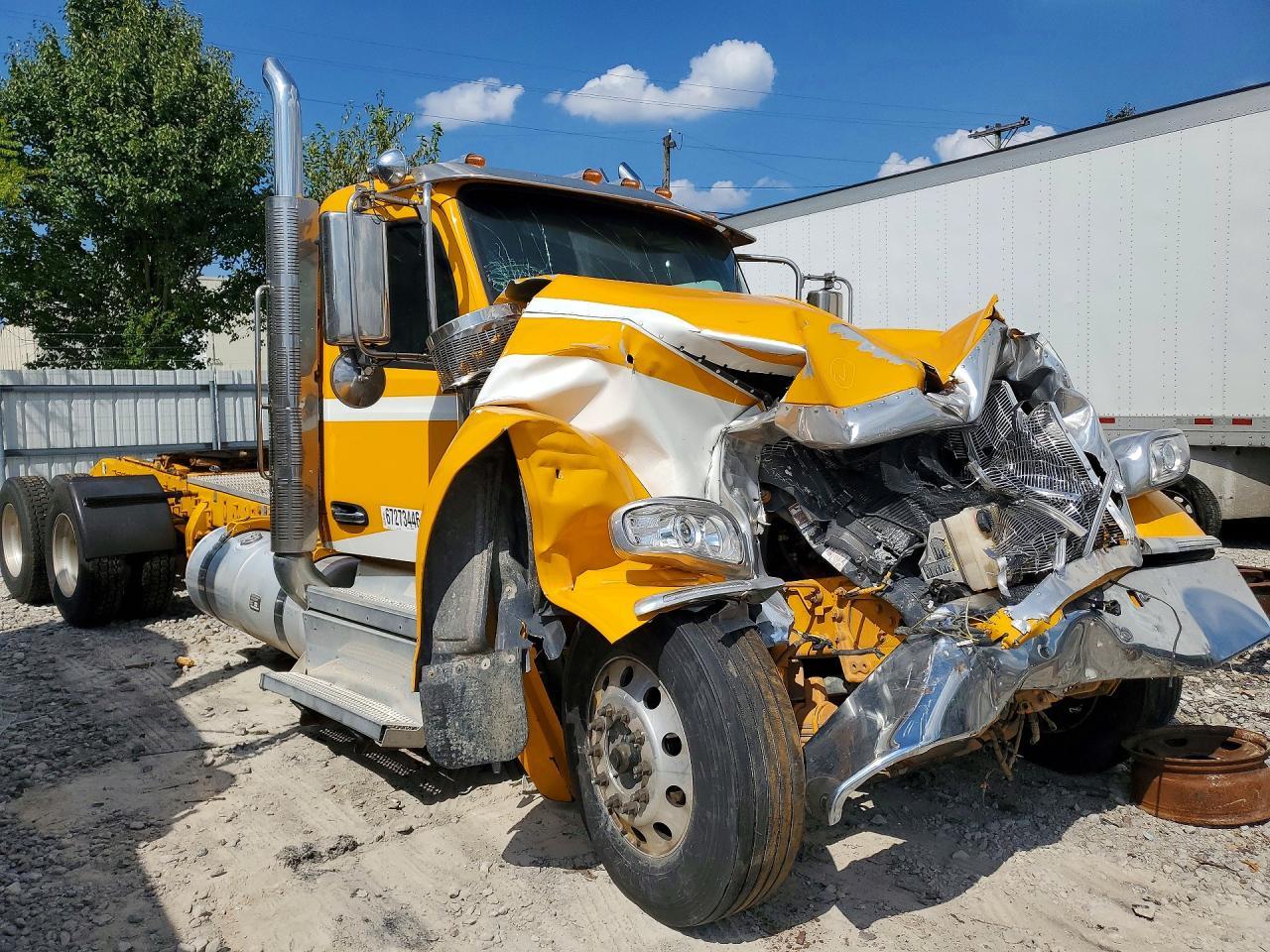 2025 Peterbilt 589 Semi Truck