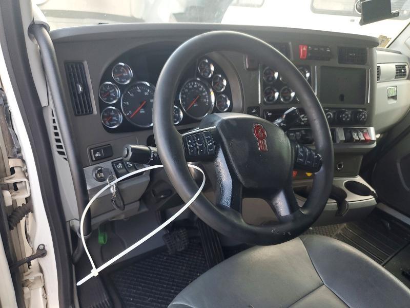 2019 Kenworth T680 Semi Truck