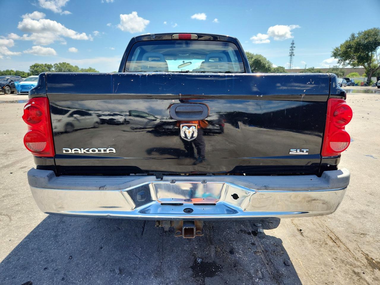 2005 Dodge Dakota Quad SLT