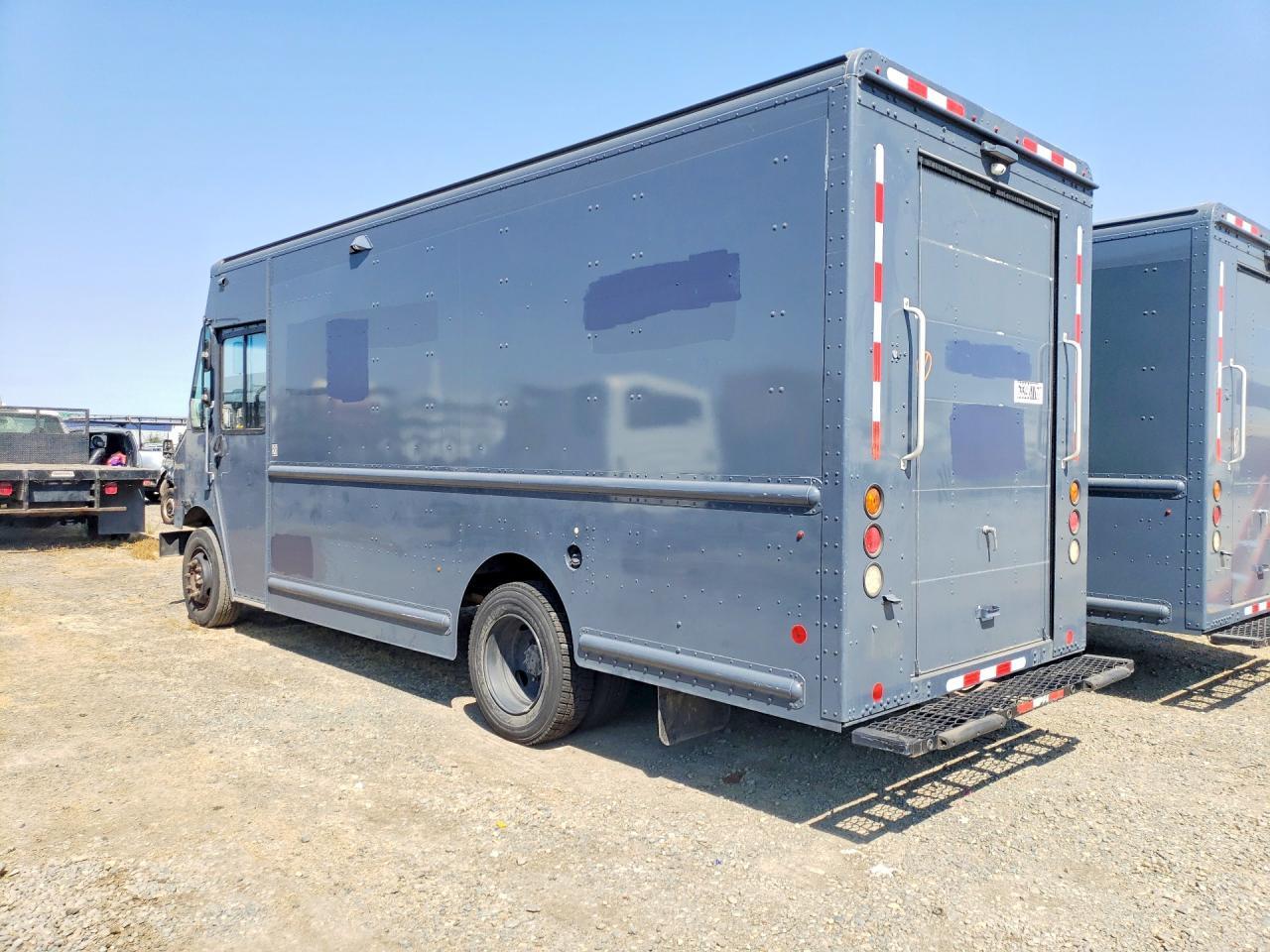 2020 Freightliner MT45G Chassis Delivery Truck