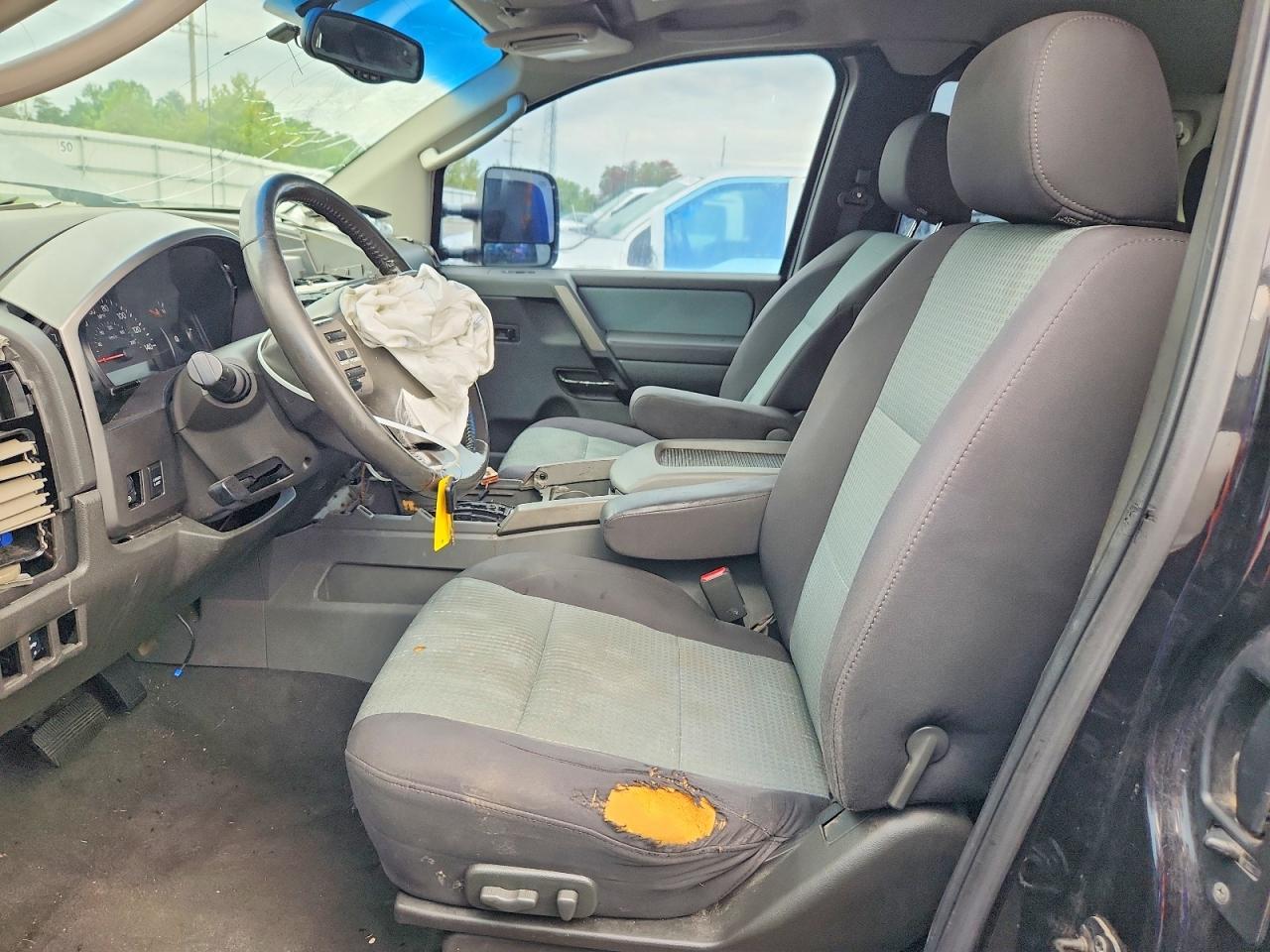 2005 Nissan Titan XE