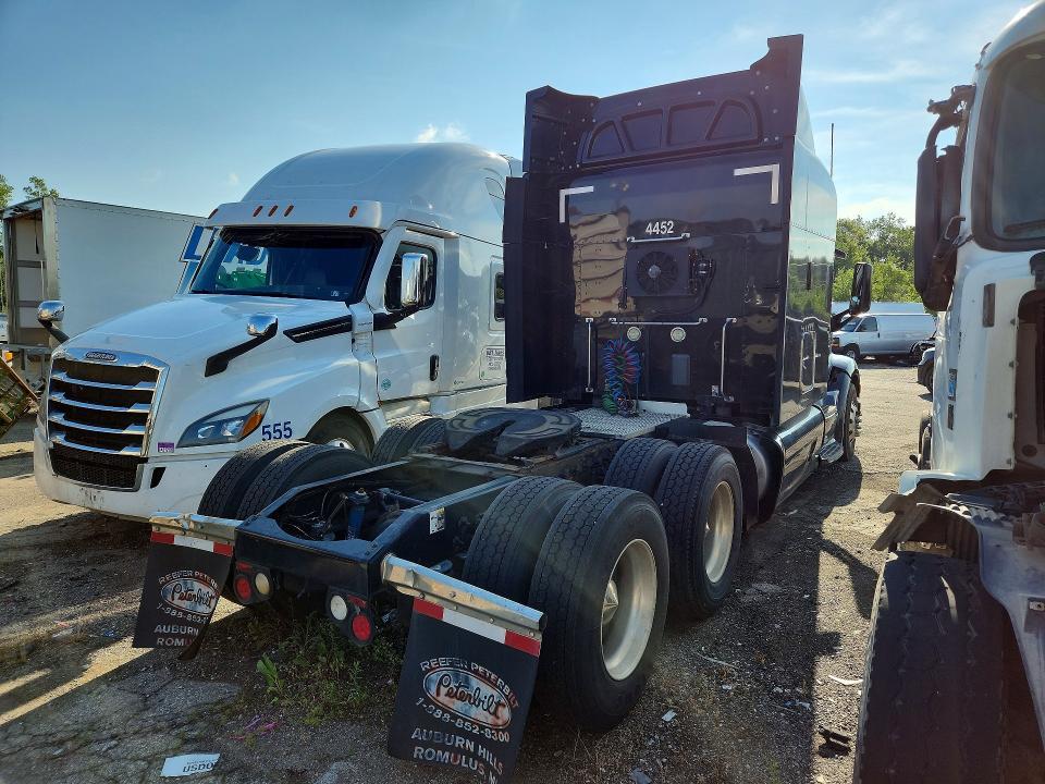 2016 Peterbilt 579 Semi Truck